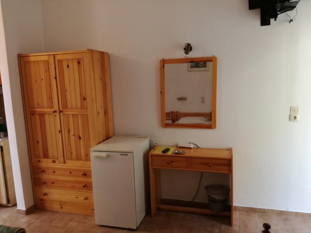 Pericles Studios Agia Marina  Dış mekan fotoğraf