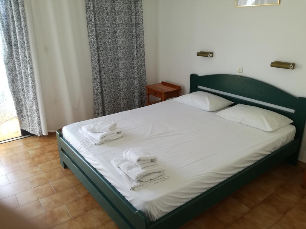 Pericles Studios Agia Marina  Dış mekan fotoğraf