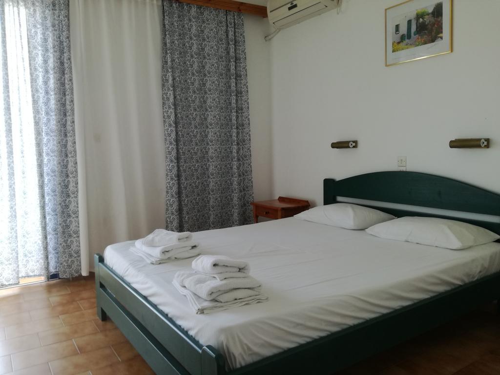 Pericles Studios Agia Marina  Dış mekan fotoğraf